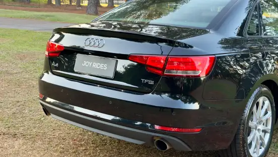 AUDI-A4-2017