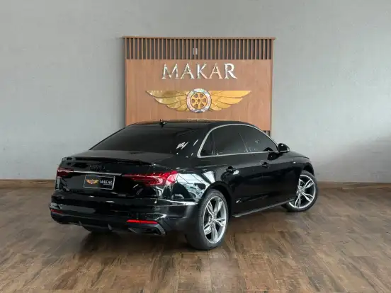 AUDI-A4-2020