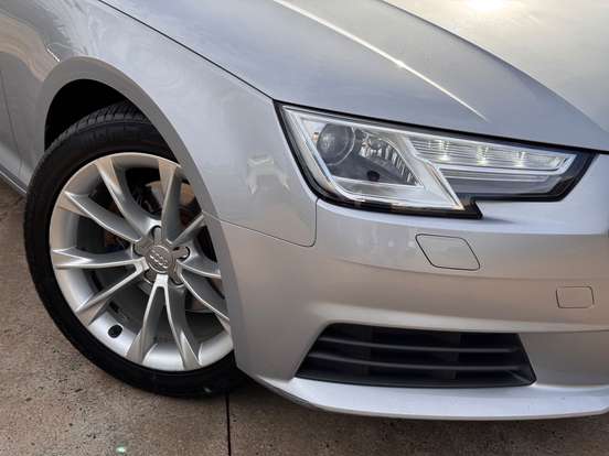 AUDI-A4-2017