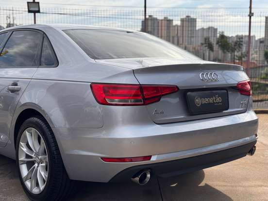 AUDI-A4-2017