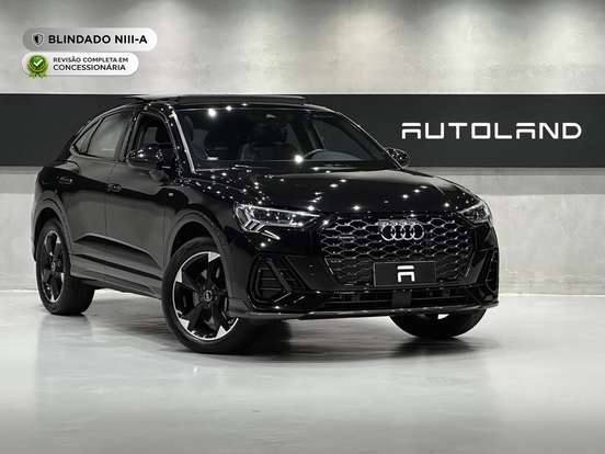 AUDI-Q3-2022