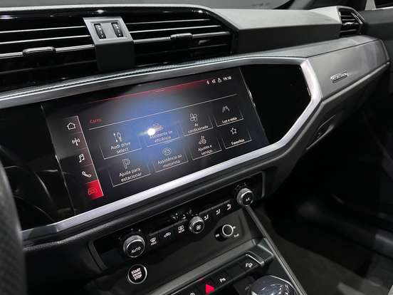 AUDI-Q3-2022