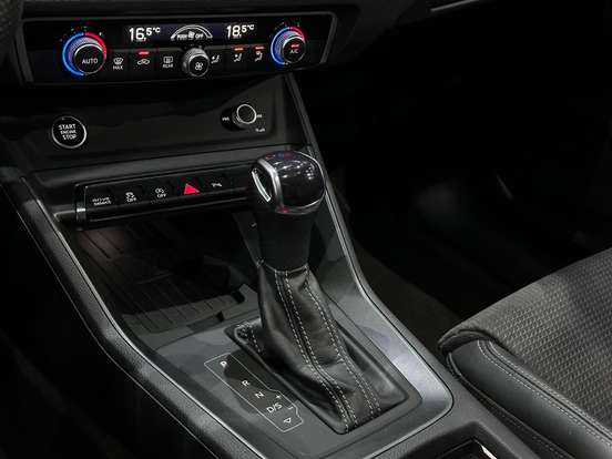 AUDI-Q3-2022