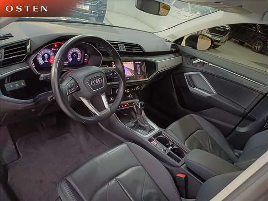 AUDI-Q3-2023