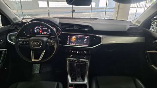 AUDI-Q3-2022