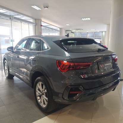 AUDI-Q3-2022