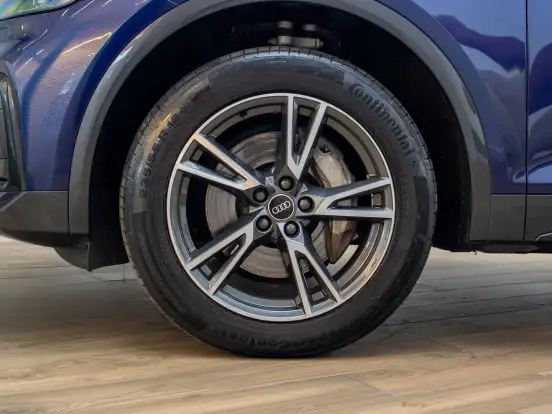 AUDI-Q5-2022