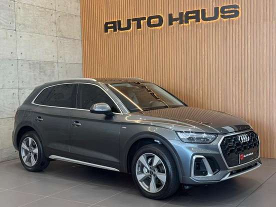 AUDI-Q5-2022