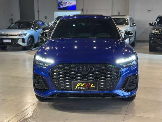 AUDI-Q5-2021