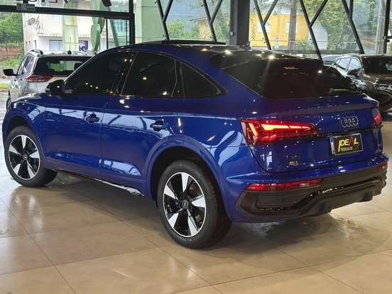AUDI-Q5-2021
