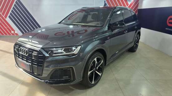 AUDI-Q7-2022