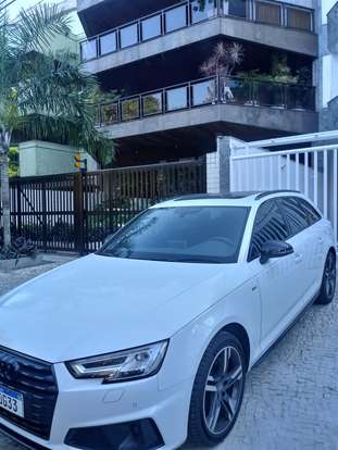 AUDI-A4-2019