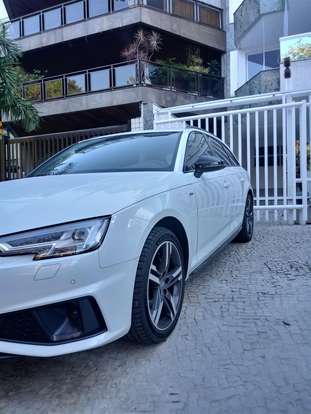 AUDI-A4-2019