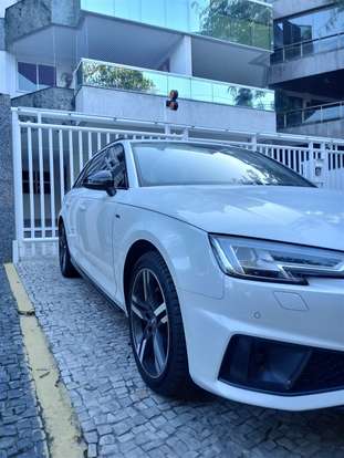 AUDI-A4-2019