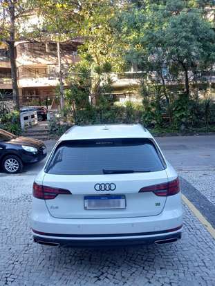 AUDI-A4-2019