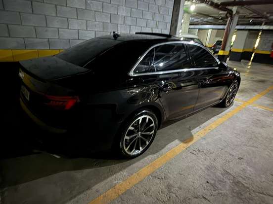 AUDI-A4-2019
