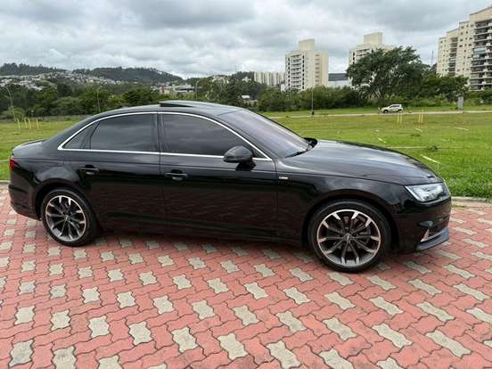 AUDI-A4-2019