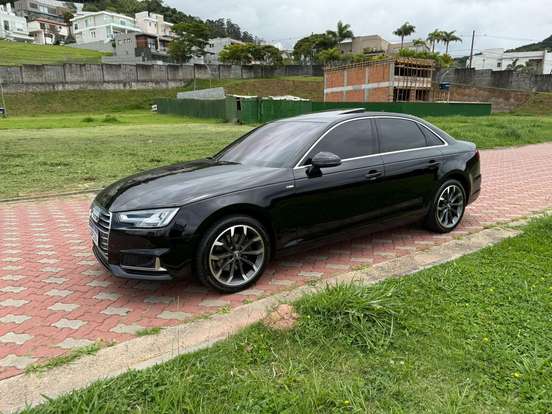 AUDI-A4-2019