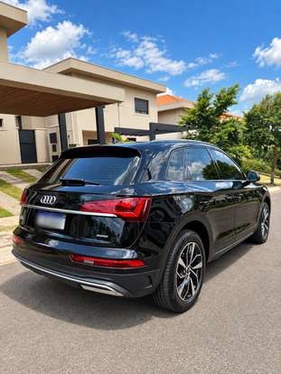 AUDI-Q5-2021