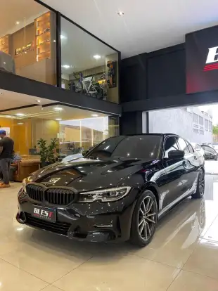 BMW-320i-2021