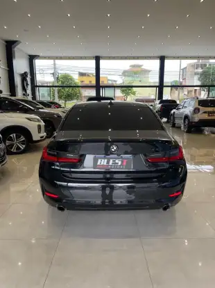 BMW-320i-2021
