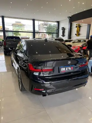 BMW-320i-2021