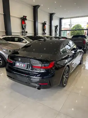 BMW-320i-2021