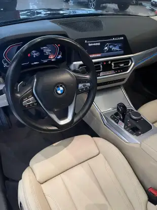 BMW-320i-2021