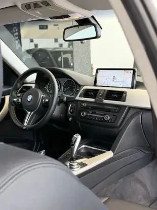 BMW-320i-2012