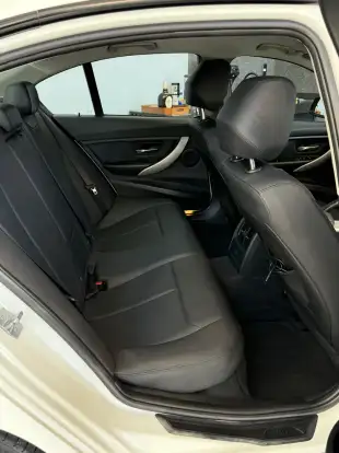 BMW-320i-2012