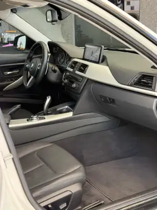 BMW-320i-2012