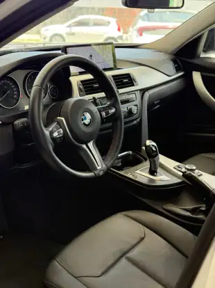 BMW-320i-2012
