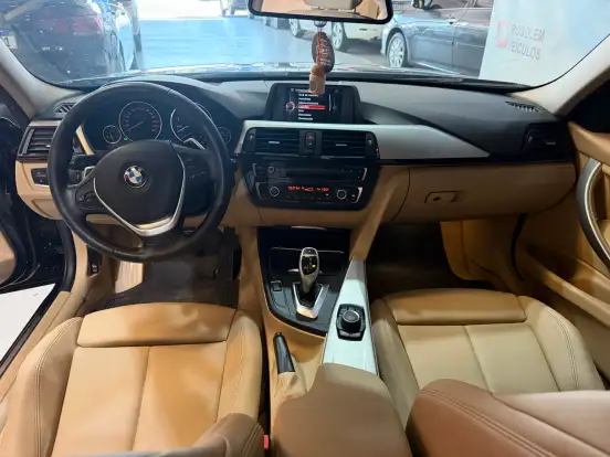 BMW-320i-2015