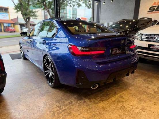 BMW-320i-2022