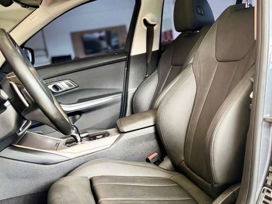 BMW-320i-2.0 16V TURBO GASOLINA SPORT GP AUTOMÁTICO BMW-320i-2020