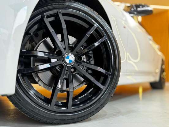 BMW-328i-2018