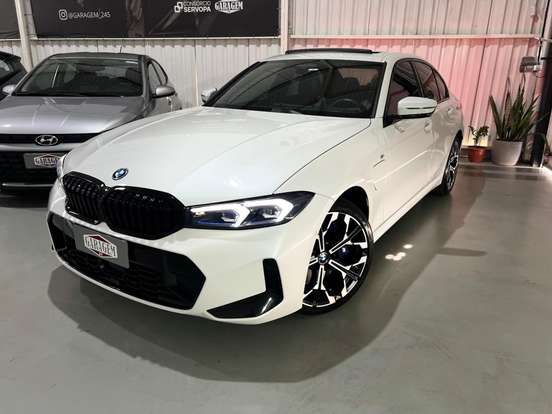 BMW-330e-2024