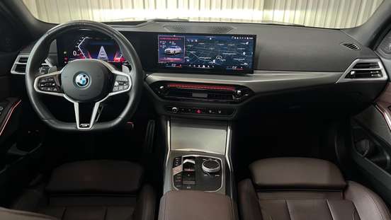 BMW-330e-2024