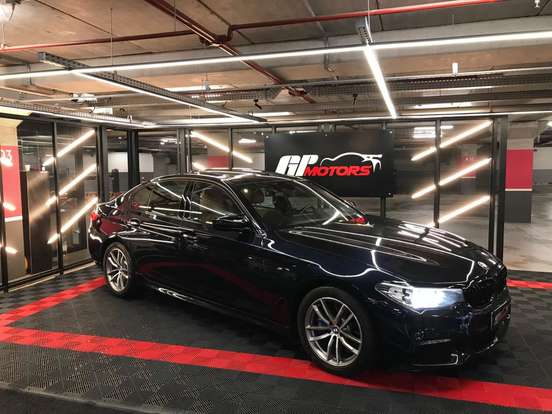BMW-530i-2.0 16V TURBO GASOLINA M SPORT AUTOMÁTICO BMW-530i-2017