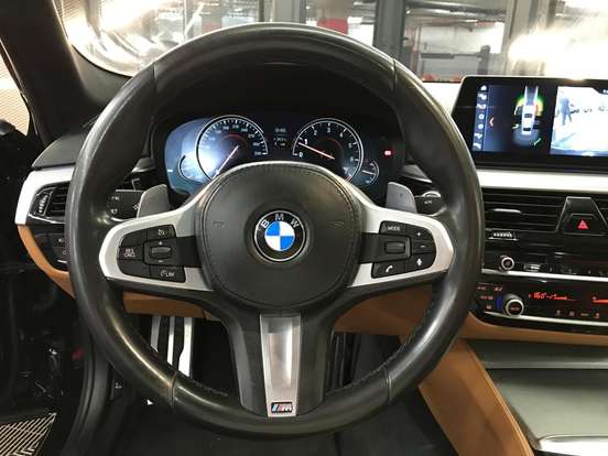 BMW-530i-2.0 16V TURBO GASOLINA M SPORT AUTOMÁTICO BMW-530i-2017