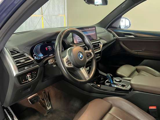 BMW-iX3-2022