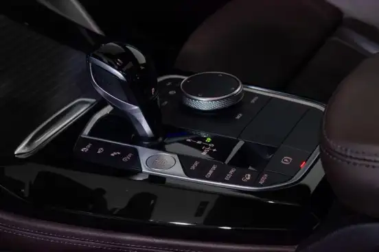 BMW-X4-2022