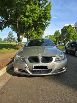 BMW-320i-2009