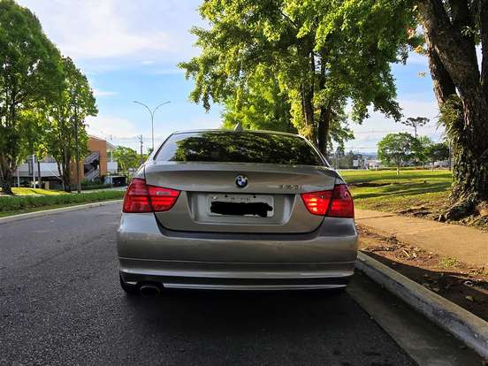BMW-320i-2.0 16V GASOLINA 4P AUTOMÁTICO BMW-320i-2009