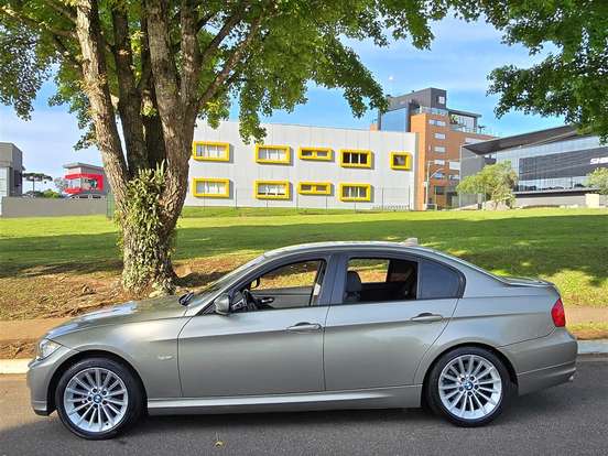 BMW-320i-2.0 16V GASOLINA 4P AUTOMÁTICO BMW-320i-2009