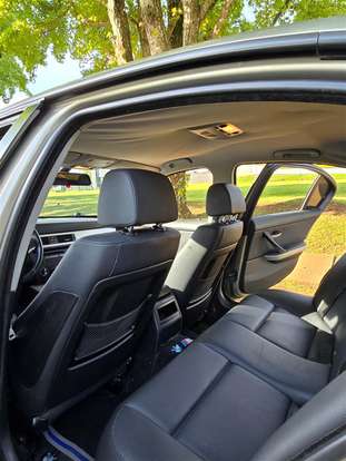 BMW-320i-2009