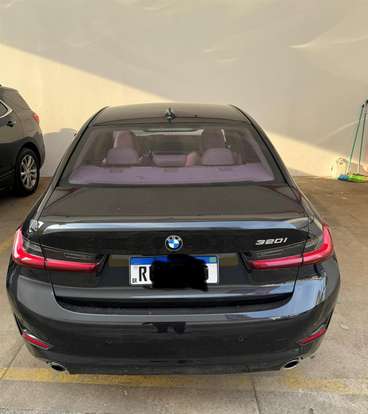BMW-320i-2022