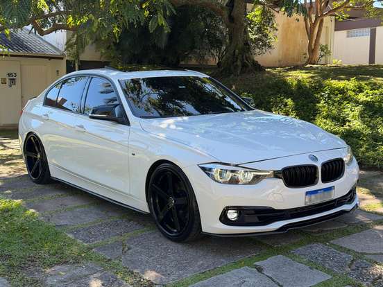 BMW-320i-2017
