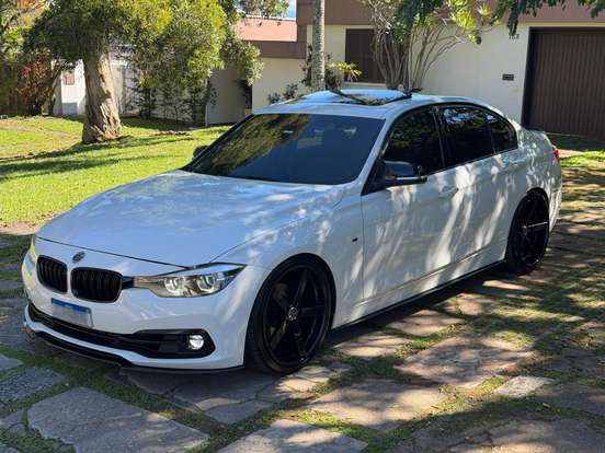 BMW-320i-2017