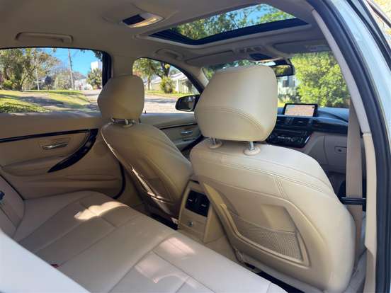 BMW-320i-2017